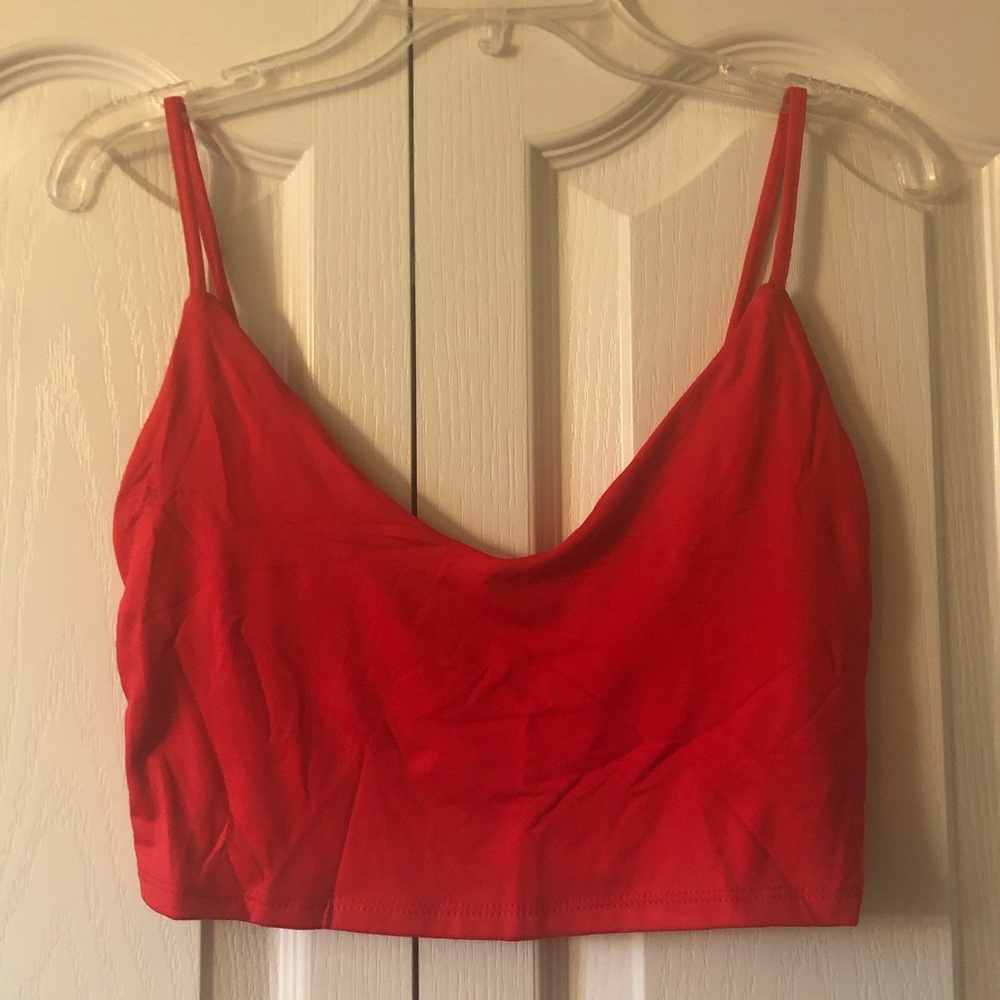 2 cropped tank tops